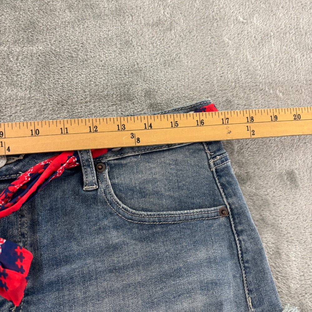 Altar'd State Denim Cutoff Short Womens 31 Medium Wash Frayed Scarf Belt 24020AS - Picture 7 of 11